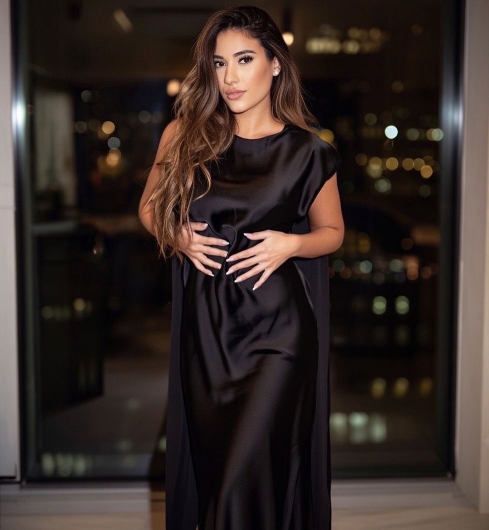 Escort - CARMEN - Ibiza Tops